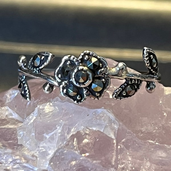 Sterling Silver Flower Ring Decorated With Marcasite