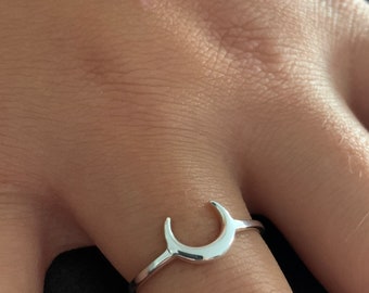 Sterling Silver Crescent Moon Horn Ring