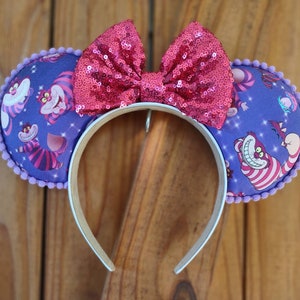 Alice in wonderland Cheshire cat Mickey mouse Minnie mouse ears