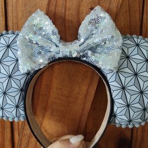 Disney Epcot Mickey mouse Minnie mouse ears