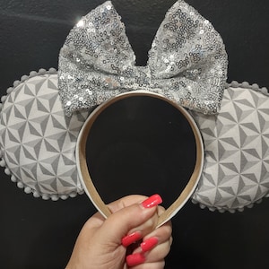 Disney Epcot Mickey mouse Minnie mouse ears