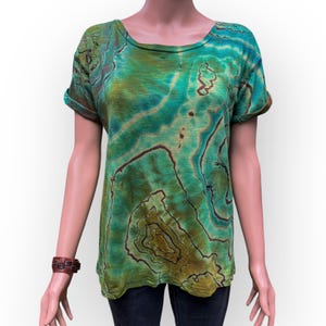 Women’s XS Green Geode Ice Dye Shirt, Earthy Reverse Tie Dye Top, Wild Sky Tie Dye Hand-Dyed Clothing, Upcycled Tie Dye T-Shirt