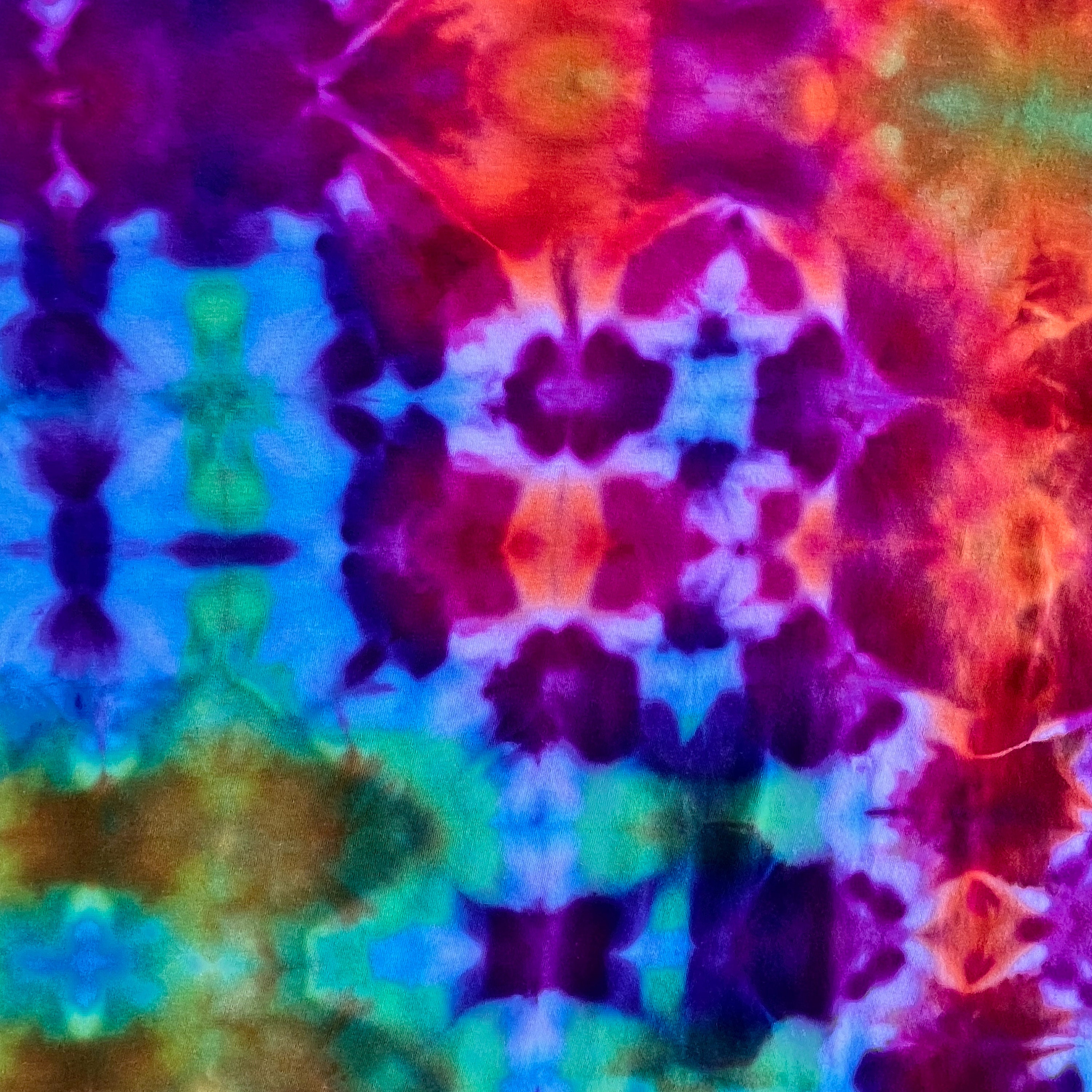 trippy tie dye