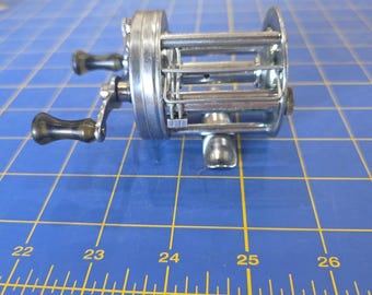 R61 VTG South Bend 550 Bait Casting Fishing Reel