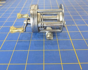 R69 VTG Shakespeare 1920 Wondereel Bait Casting Fishing Reel