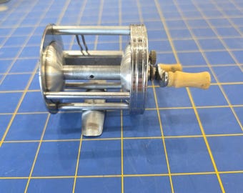 R46 VTG Pflueger Trump 1943 Bait Casting Fishing Reel