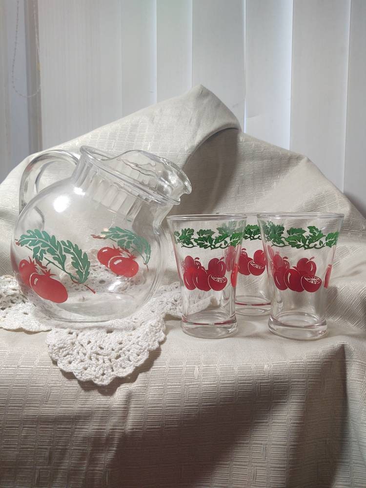 Ball Pitcher w/3 juice glasses, 1950's, Tomato pattern