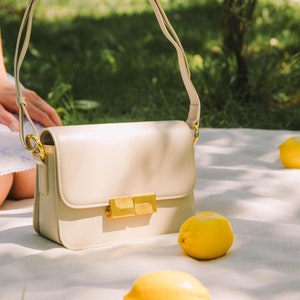 Bolso bandolera de piel auténtica para mujer: elegante bolso de hombro, regalo perfecto para ella o su esposa, bolso bandolera compacto color blanco
