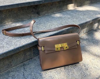 女性用ソフトレザークロスボディバッグ、ミニマルなハンドメイドショルダーバッグ、普段使いに最適な本革ハンドバッグ、彼女へのエレガントなギフト