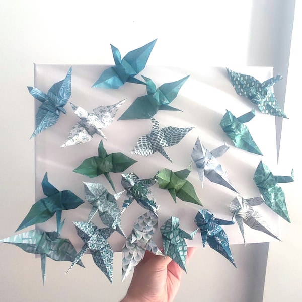 Cadre-tableau-toile Origami - ''Envolée de grues'' - Vert, vert d'eau, blanc