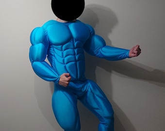 Versión de traje de músculos grandes de color azul