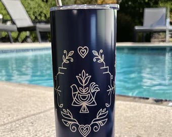 Vaso delgado de acero inoxidable azul marino de 590 ml con diseño de arte popular grabado con láser - incluye pajita metálica