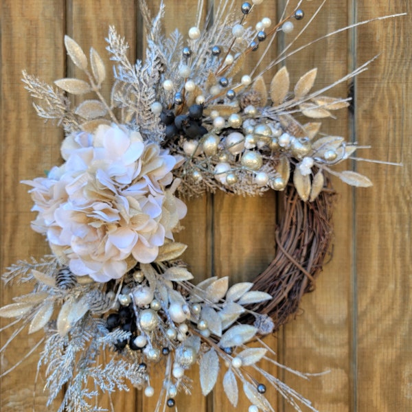 Champagne winter wreath, snow covered wreath. Glittery hydrangea wreath for front door, christmas wreath door hanger, elegant holiday decor