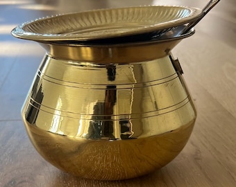 Olla de latón Pongal: Utensilios de cocina tradicionales de la India (2 litros)
