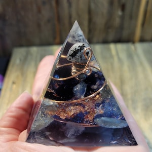 Orgonite Pyramid (Carved Mushroom)