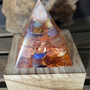 Orgonite Pyramid (Sunstone and Sacred Geometry)