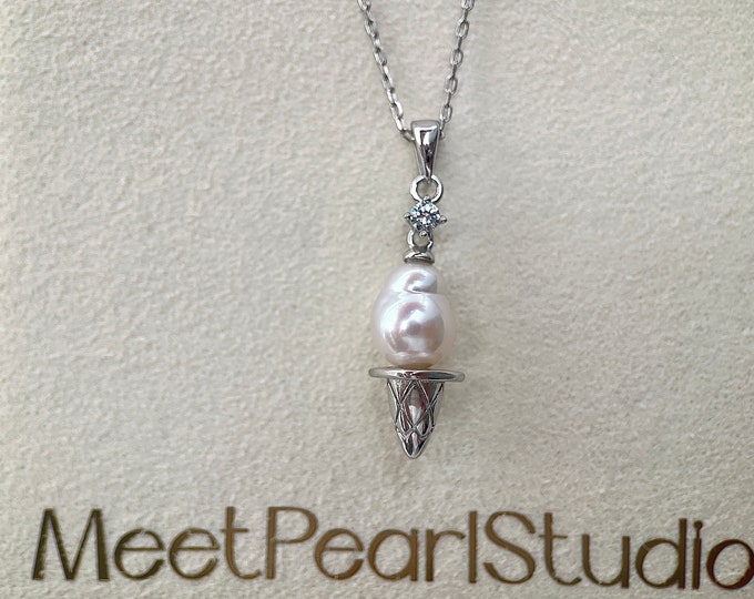 High luster fresh water baroque pearl necklace. ice cream design pearl necklace.