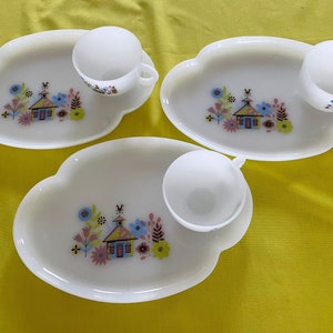 Vintage 50s Snack Set Milk Glass Pastel Depression Glass