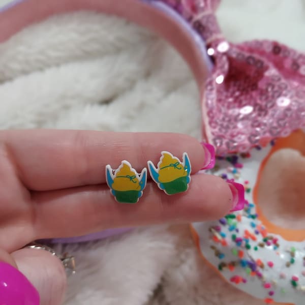 Tinker Bell Cupcake Earrings / Stud Earrings / Park Snacks