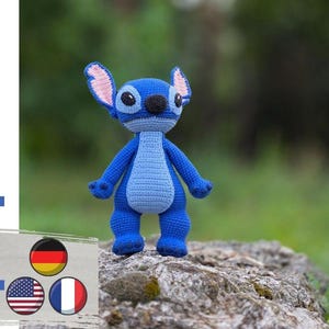 crochet stitch pattern pdf in ENG/FR/DE. Crochet blue alien amigurumi pattern. crochet amigurumi pattern toy. amigurumi alien pattern