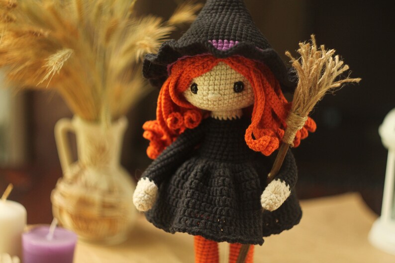Modèle d'Halloween au crochet. Modèle de poupée amigurumi. modèle de poupée au crochet. Motif sorcière au crochet. Motif amigurumi. image 3