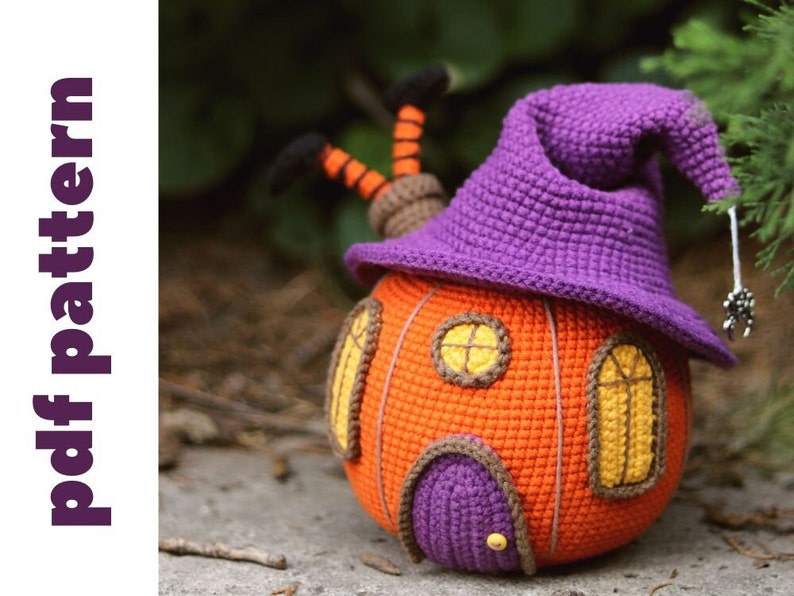 Crochet pumpkin pattern with witch hat