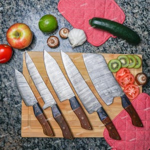 Kitchen Chef Knife Set of 05 pcs with Leather sheath, 05 pieces Handforged Damascus steel Culinary Knife Set