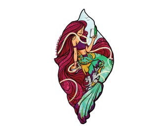 Sticker met zeemeermin die leest op een rots | Gestanste sticker