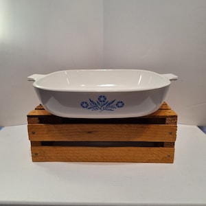 Vintage 1960s -- Corning Ware -- Blue Cornflower -- Stylized Flame Stamp -- 10 inch Skillet -- P-10-B