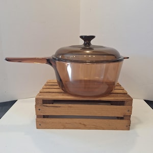 Vintage 1980s -- Visions -- Corning -- Amber -- 2.5 Liter Saucepan -- U.S.A. -- Pyrex 624C Lid
