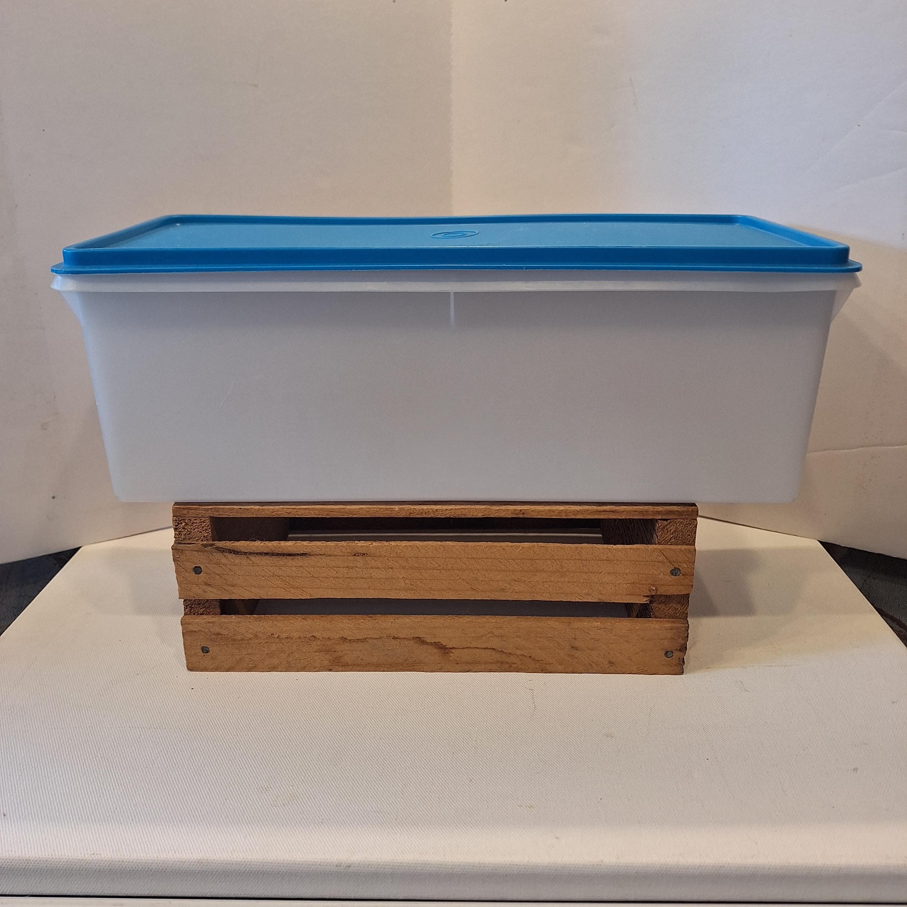 Vintage 1980s -- Tupperware -- Jumbo Bread Keeper -- Aqua Blue