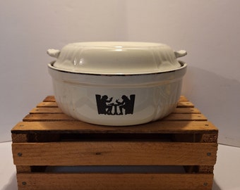Vintage 1940s -- Hall's Superior Quality Kitchenware -- Tavern Silhouette -- Covered Casserole Dish -- Made In USA