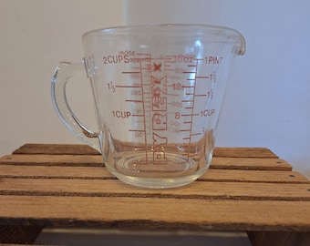 Vintage 1970s -- Pyrex -- D-handled -- 2 Cup Measuring Cup -- Red Font -- Double Stamp Error