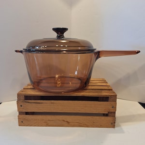 Vintage 1980s -- Visions -- Corning -- Brown -- 2.5 Liter Saucepan -- U.S.A. -- Pyrex 624C Lid