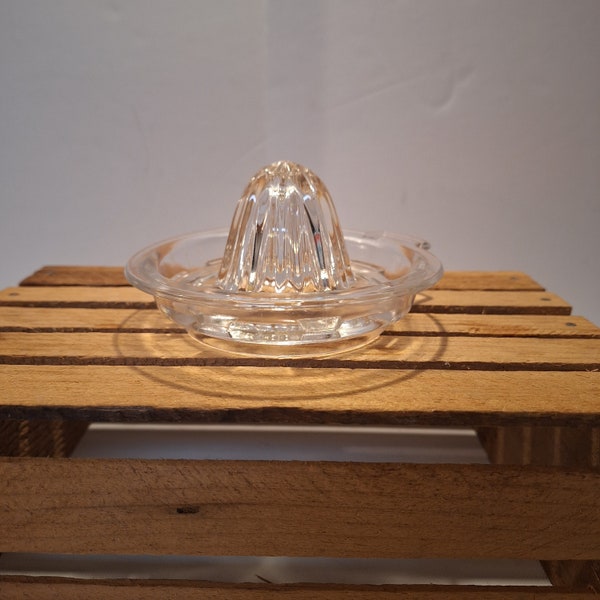 Vintage 1930s -- Small Clear Glass -- Depression Glass -- Small Tab Handle -- Juicer -- Reamer