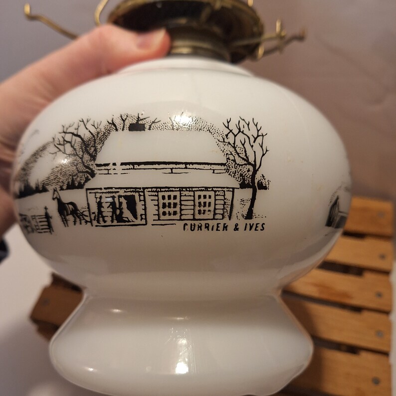 Currier And Ives Lampnull