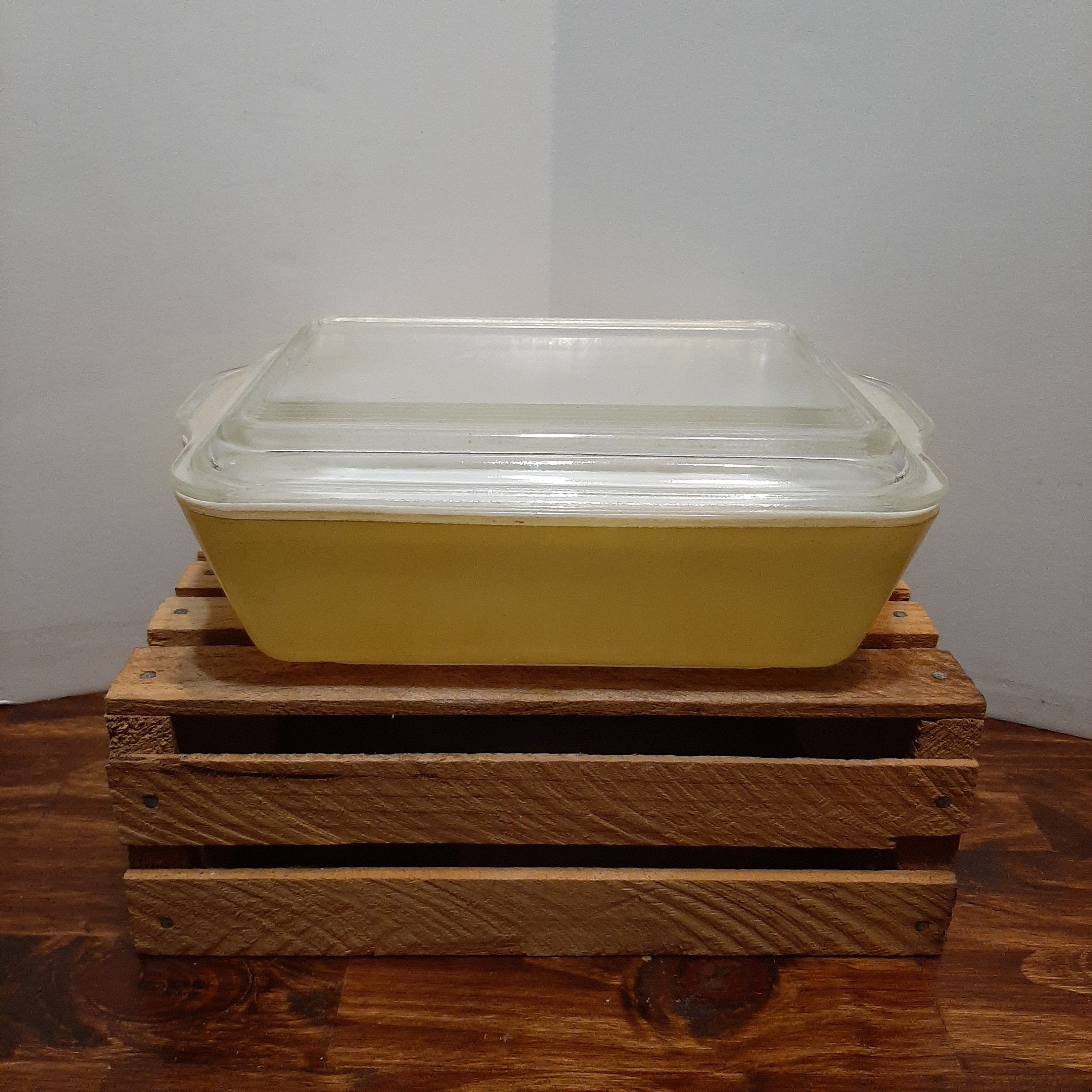 Vintage 1940s -- Pyrex -- Primary Yellow -- 503-B -- 1.5 Quart ...
