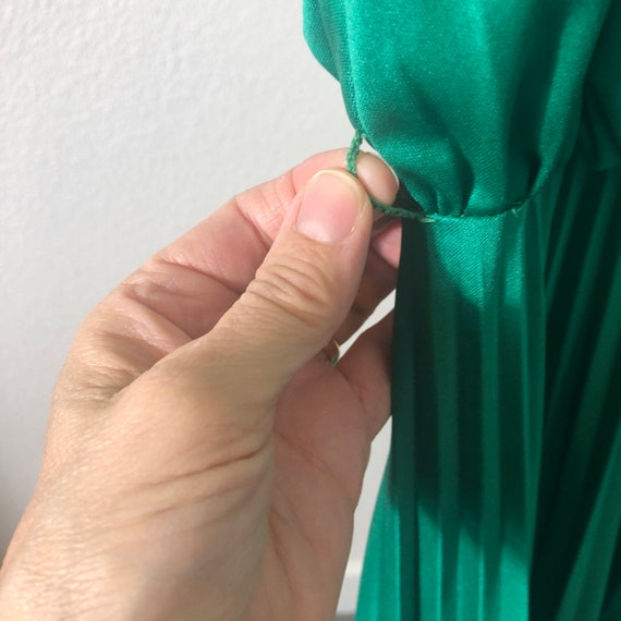 Vintage 70s Emerald Green Grecian Pleated Goddess… - image 9