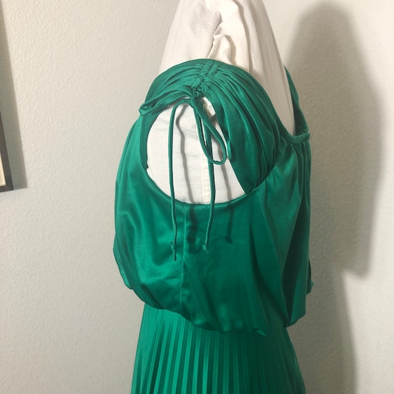 Vintage 70s Emerald Green Grecian Pleated Goddess… - image 2