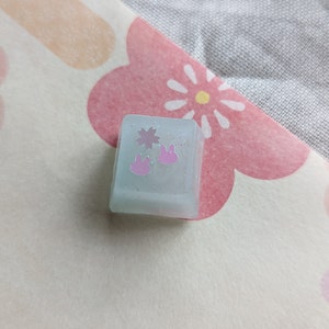 Sparkly Dew Sakura Bunny Keycap | Cherry | ESC