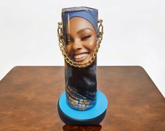Chain Purse Elegant Muslim Woman Tumbler – Perfect for Daily Hydration,Afrocentric Woman  20oz Tumbler