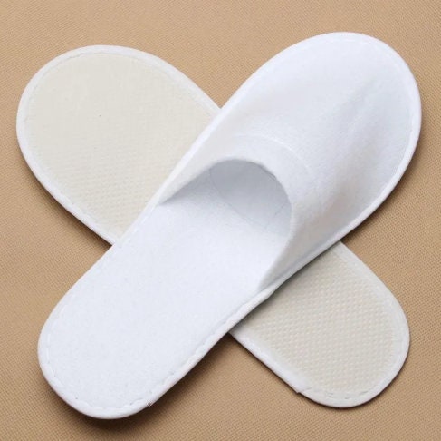 High Quality Hotel Hospital SPA Comfortable Warm Coral Fleece Stripe Men's  Women's Disposable Slippers - China Shoes and Footwear price |  Made-in-China.com