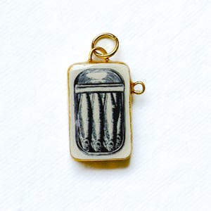 Handgemaakte sardine tin klei bedelhanger gecoat met hars, eigenzinnige vis sieradenvoorraad, nautische kawaii bedel, kleine kunsthanger