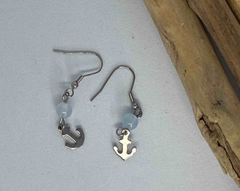 Pendentifs à chaîne chrétienne - France