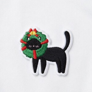 Custom Embroidered Patch Christmas Black Cat Wreath, Iron On Sew On Hook and Loop Cute Holiday Kitty Applique, Festive Gift for Cat Lovers