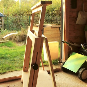 Sturdy and lightweight height-adjustable and foldable trestle table