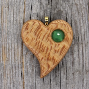 Heart made of plane wood with aventurine pearl