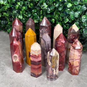 Torres de Cristal Mookaite - Múltiples opciones A-M