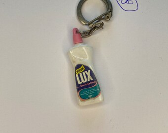 Vintage buitenlandse sleutelhanger: Lux dermaline zeep Nederlands Nederland Zeer zeldzaam