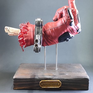 DEADPOOL-Hand